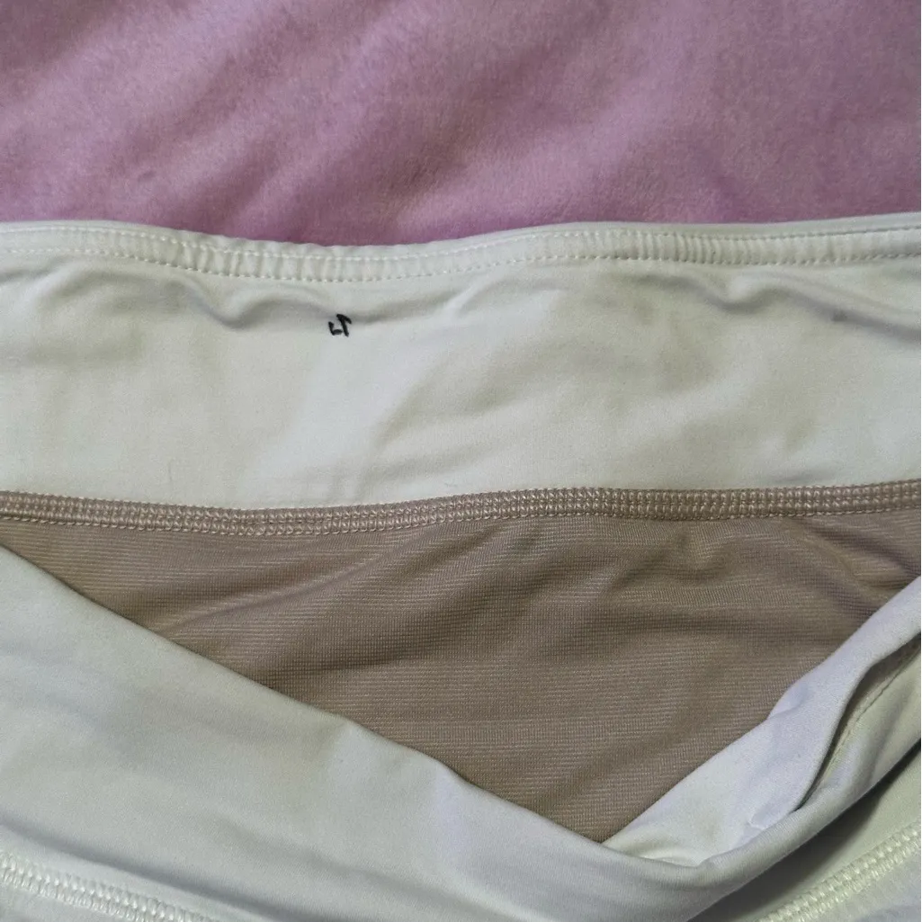 Lululemon speed up shorts size 10 - Image 5