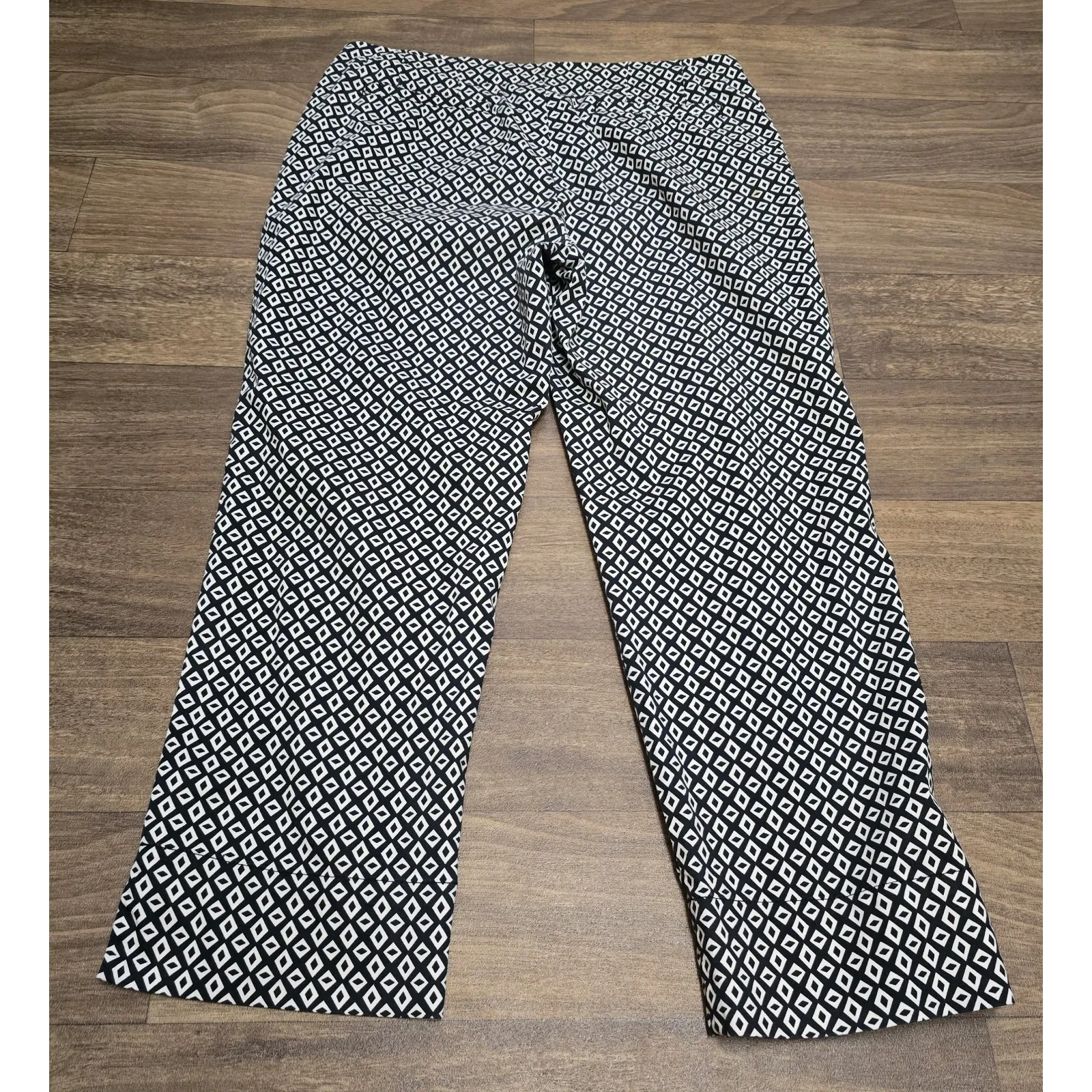 CAbi Women's Geometric Print Cropped Ankle Pants‎ Cotton Blend Style #877 Size 8 - Image 2