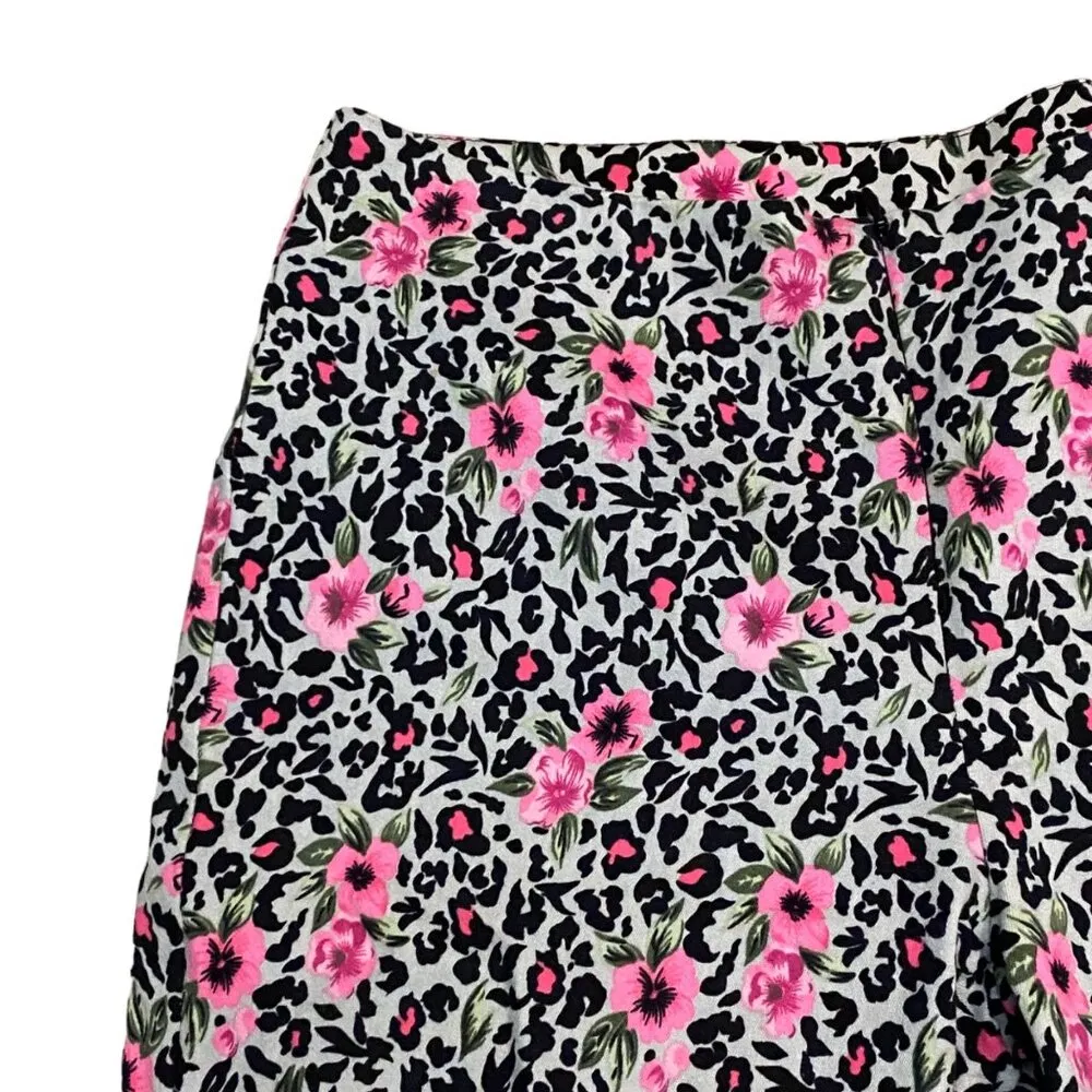 Forever 21 Cheetah Floral Print Cigarette Pants Size Medium - Image 2