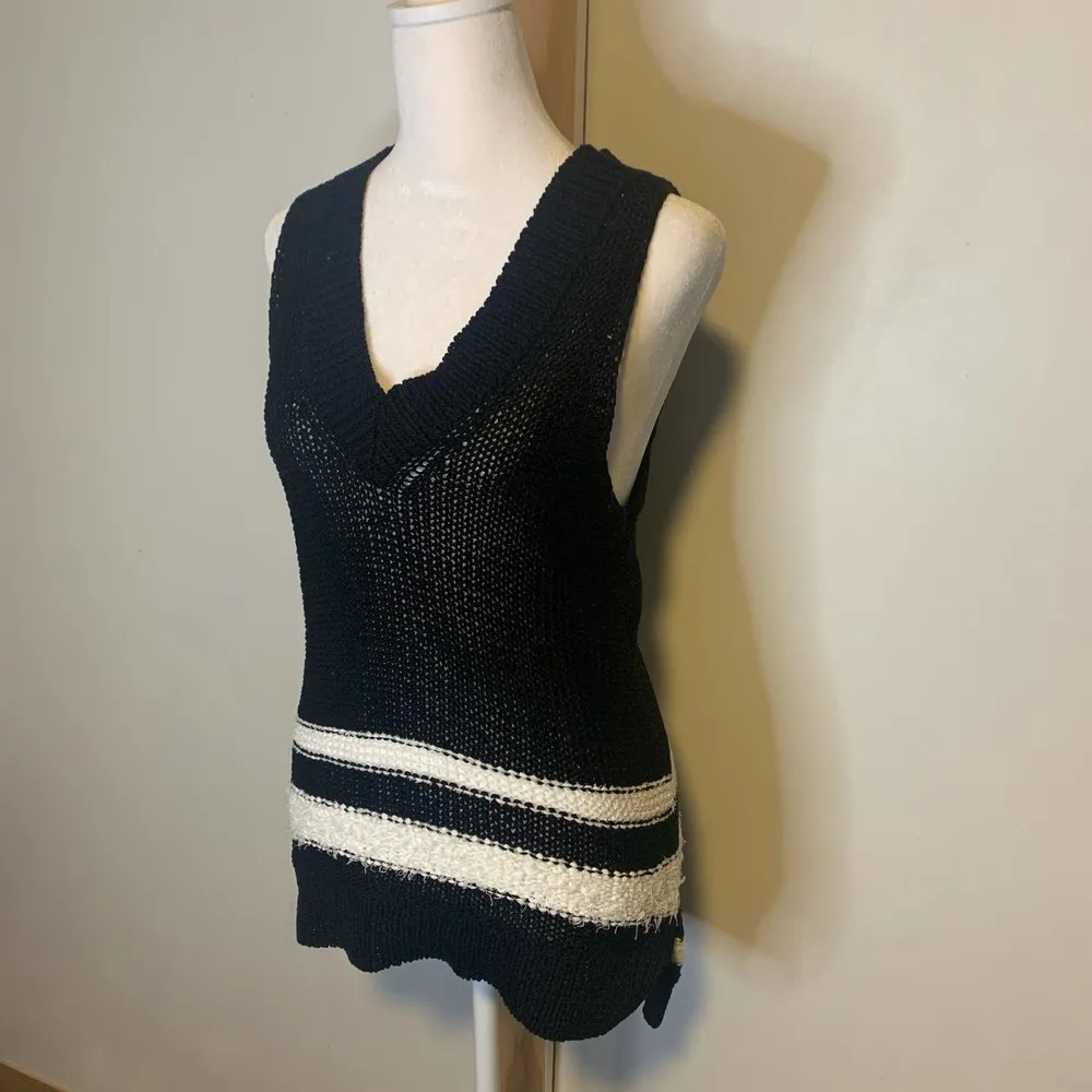 Rag & Bone black & white striped knit v-neck sweater vest size S - Image 5