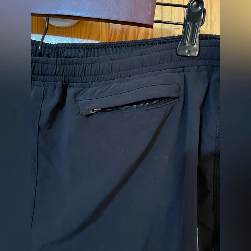 L.L. Bean Black Athletic Shorts with Compression Liner Size L - Image 8