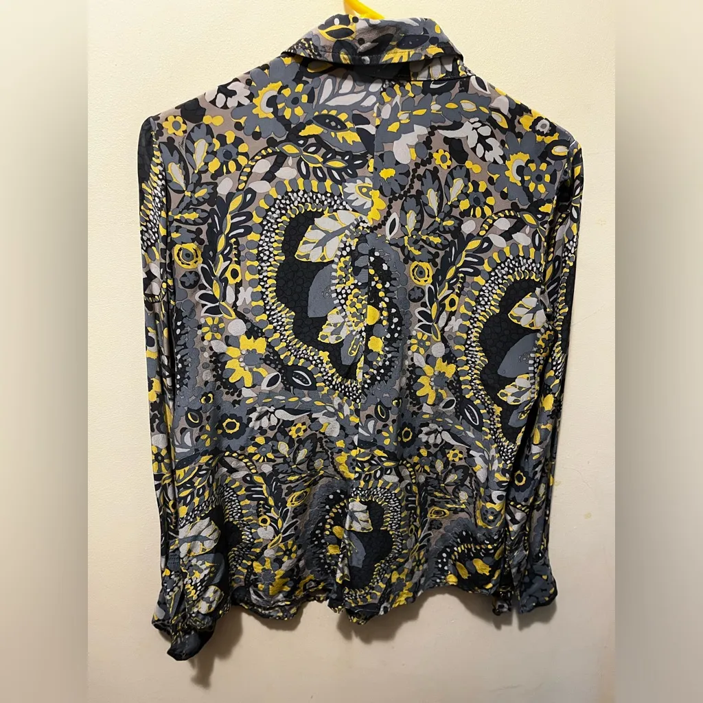 Trina Turk silk button‎ down blue/yellow floral blouse - Image 5