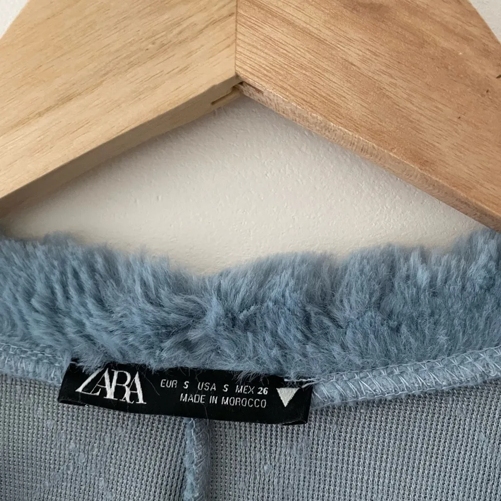 Zara Blue Quilted Soft Faux Fur Fleece Cropped Crewneck Sweatshirt Sweater - Image 8