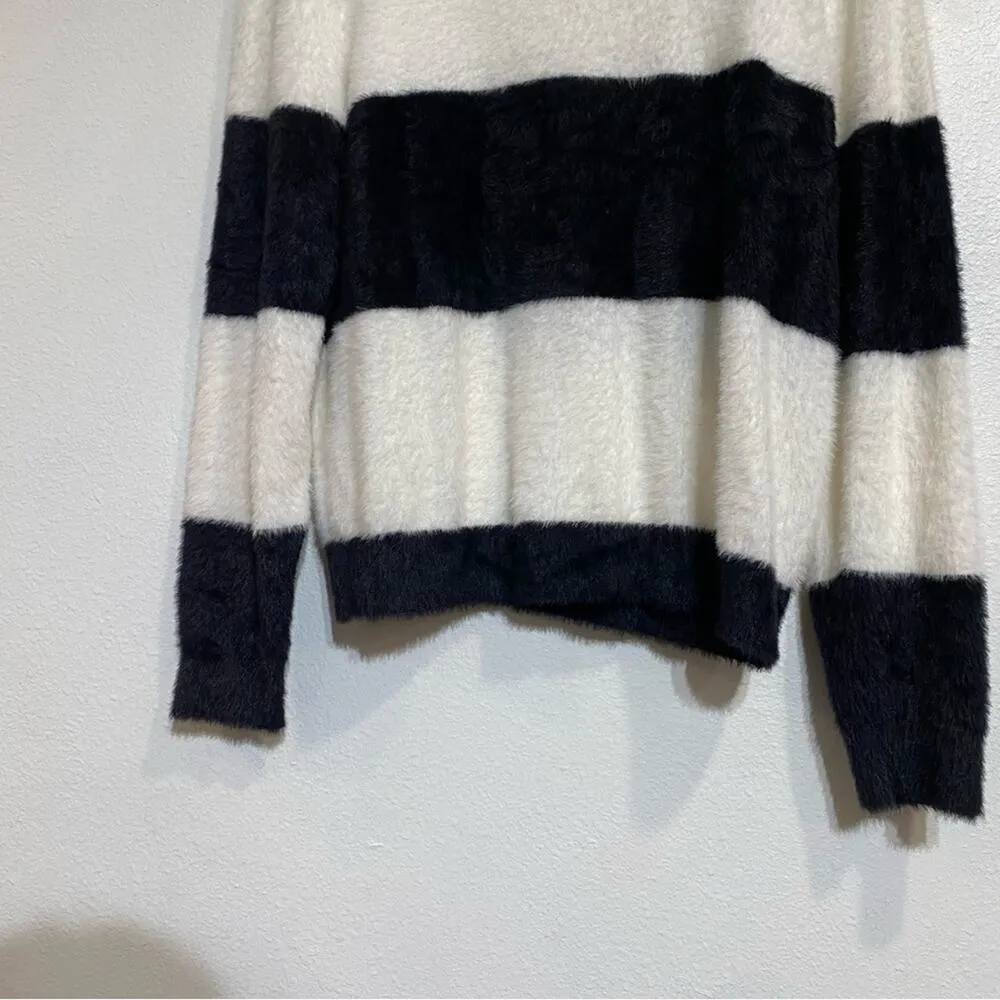 Halogen Black White Soft Fuzzy Turtleneck Pullover Sweater Sz M - Image 4