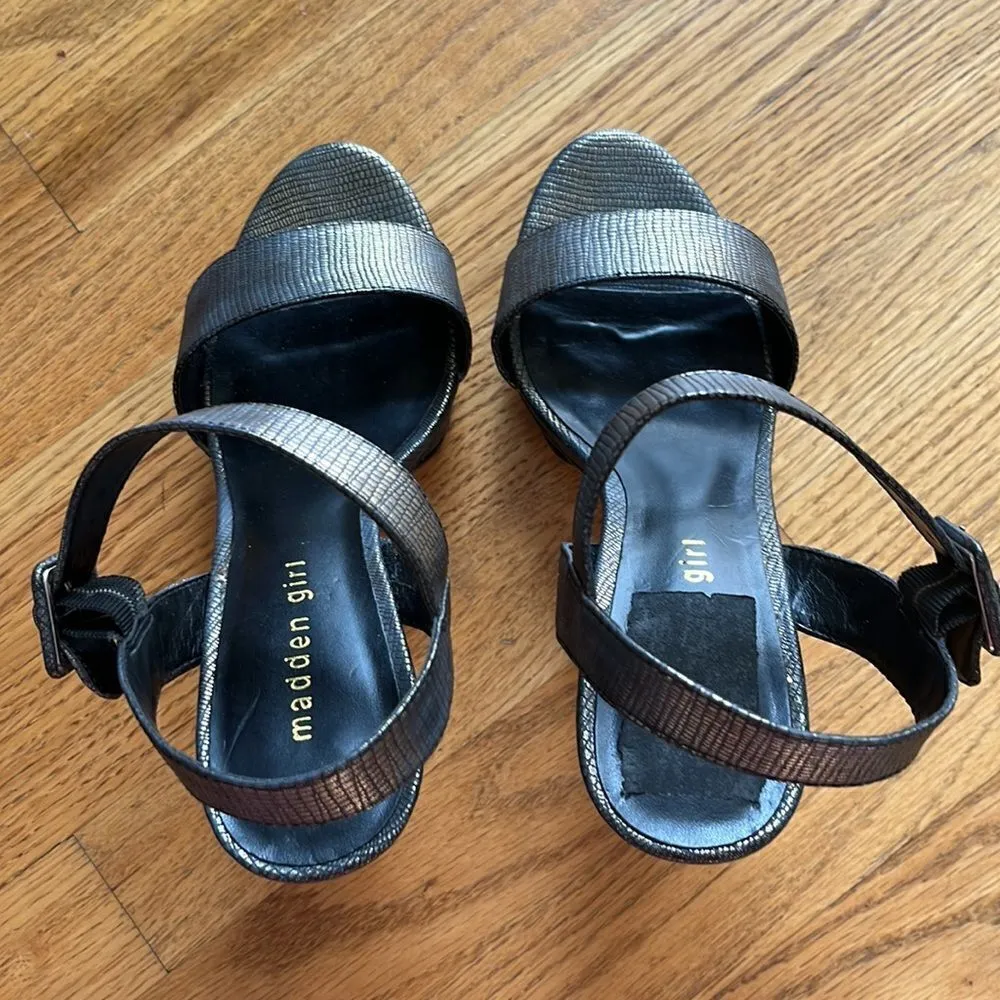 Madden Girl Ankle Rollo Platform Stiletto 5” Golden Metallic/ Black Heels-9.5 - Image 2