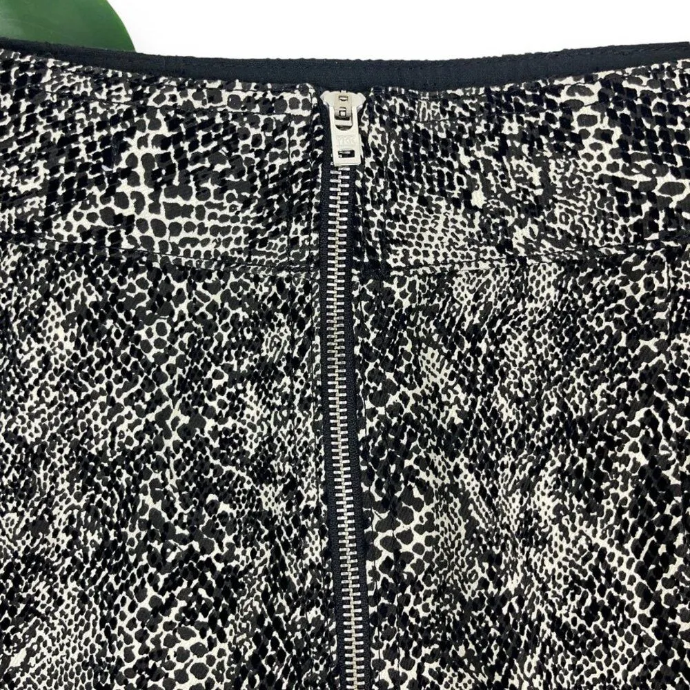 Topshop NWT Mini Leopard Print Flocked Moto Skirt - Monochrome - Sz 8 - Image 6