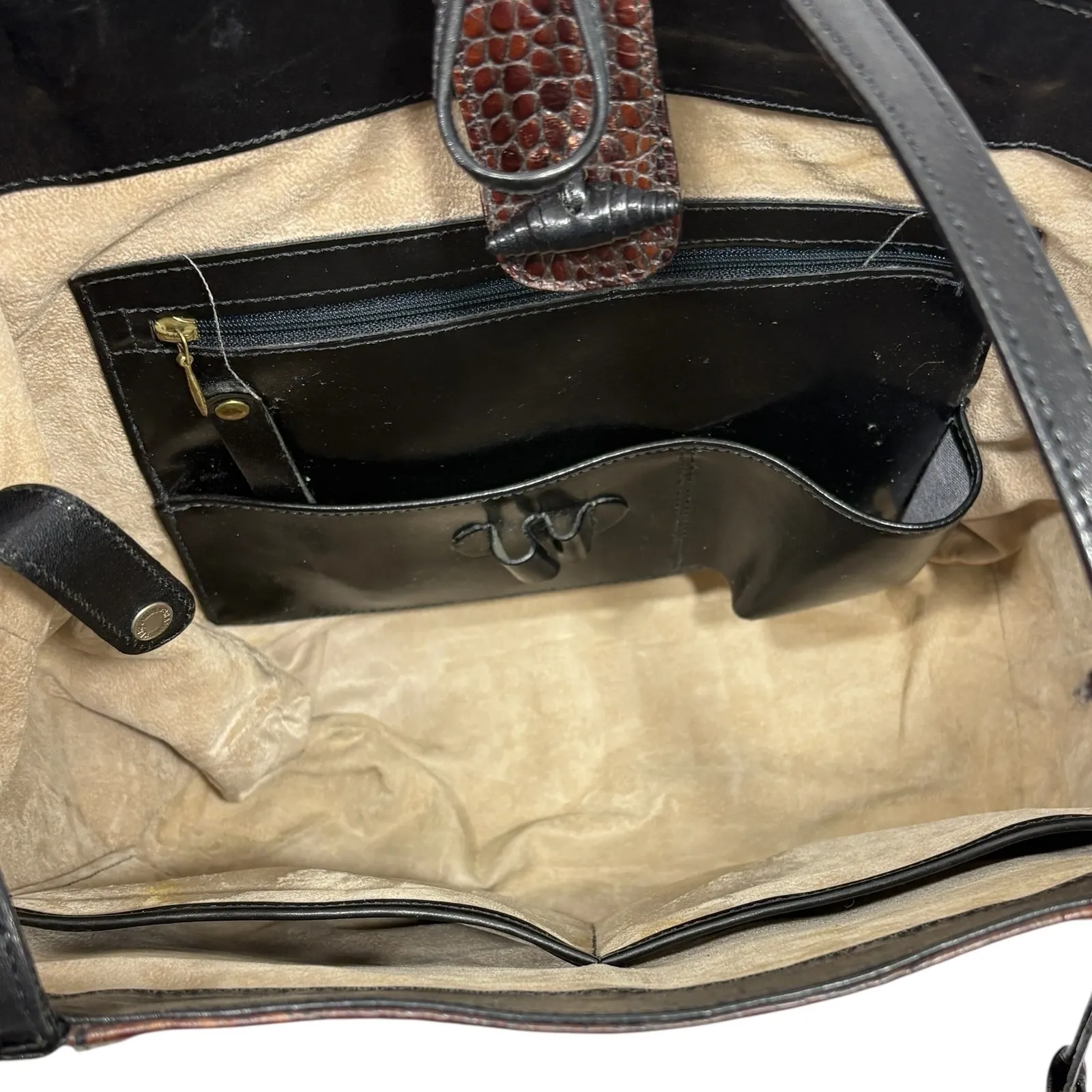 Brahmin Croc Embossed Leather Tote Bag with Matching Wallet - Image 9