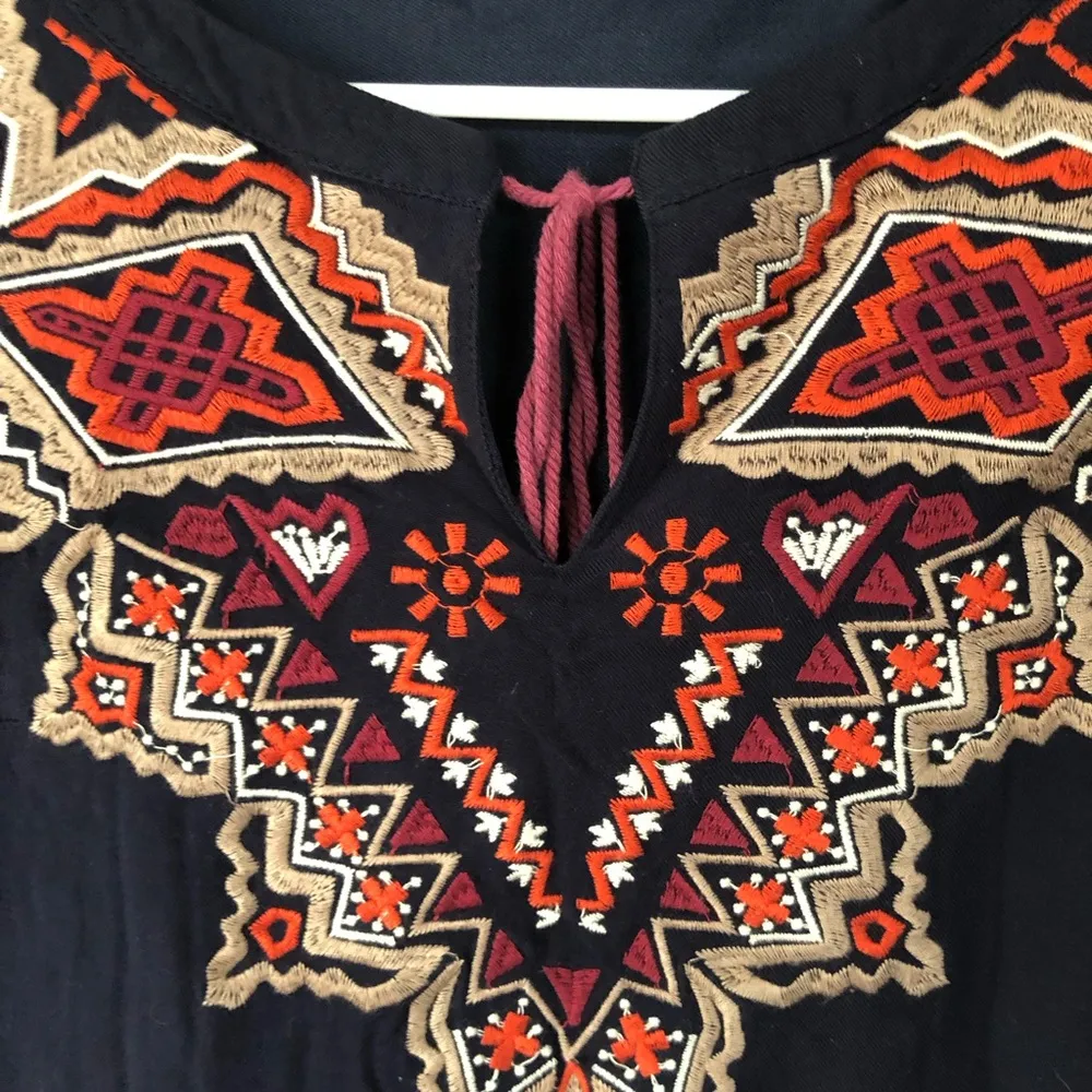 THML NAVY Embroidered Colorful Floral Shift Dress Small V neck Long Sleeve - Image 2