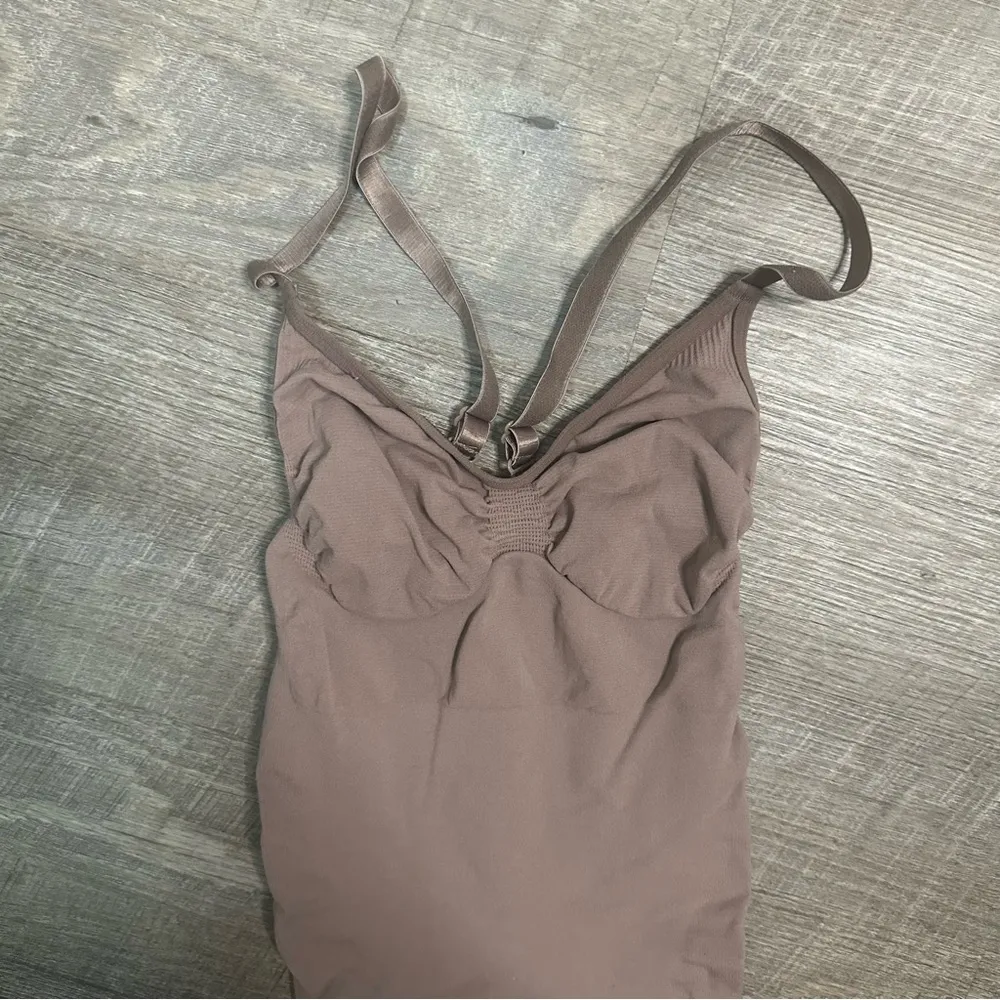 SKIMS mid thigh sculpting bodysuit size small medium - Image 2