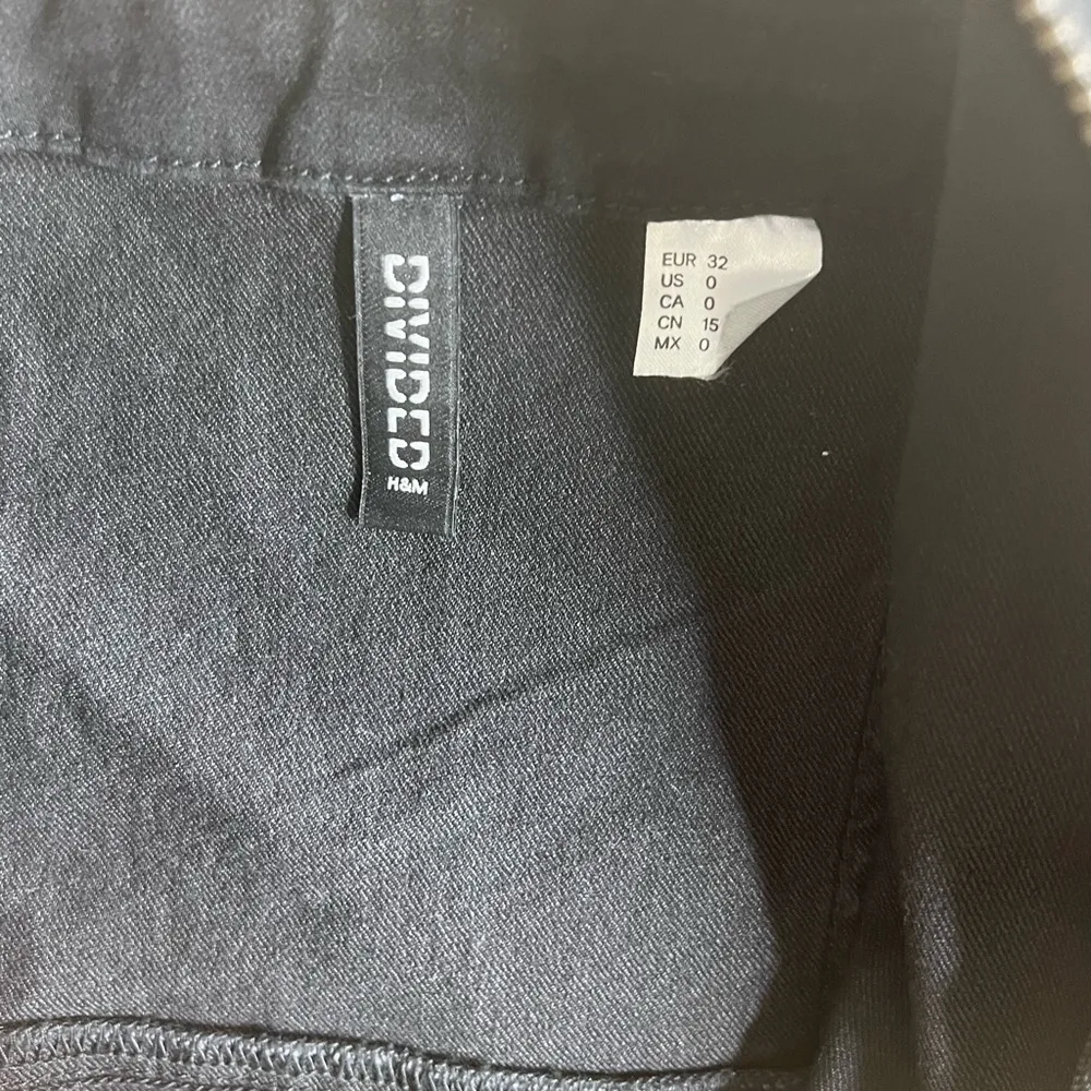 Divided black zip front jumper size 0 - Image 6