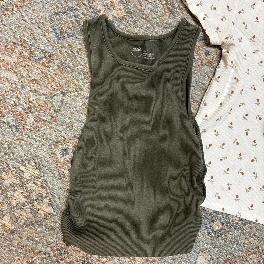 Papermoon, Aerie, and AE Short Sleeve Bundle Tops - Olive, Cream, and Light Blue - Image 4