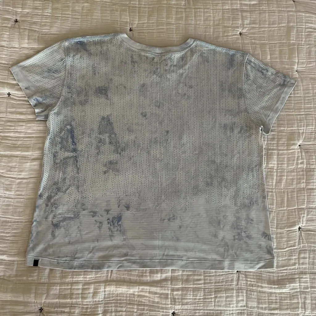 LULULEMON Train to Be Short Sleeve in Blue Linen / Chalk Wash Water Drop Size 10 - Image 8