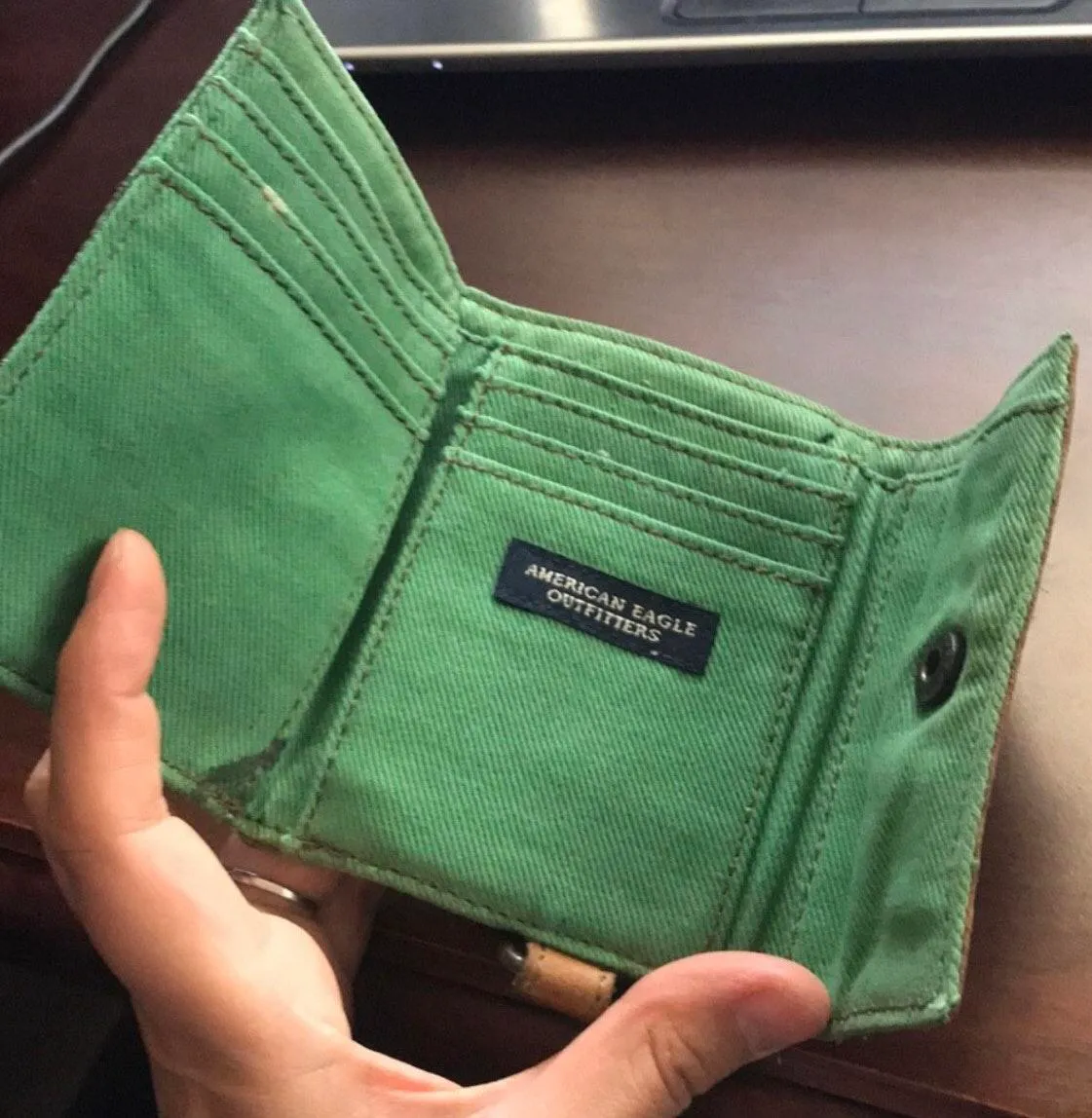 American Eagle wallet pre loved - Image 3