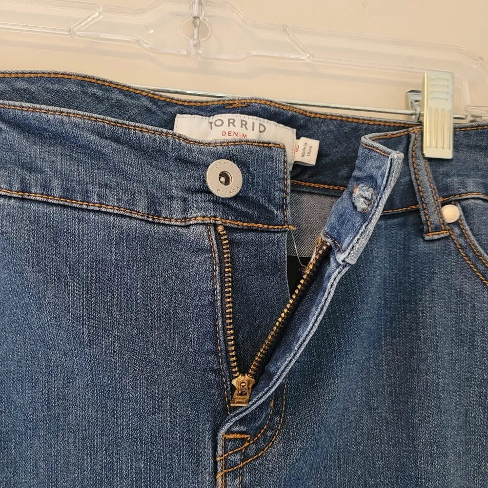 Torrid Denim Mini w Side Ribbon NWT - Image 5