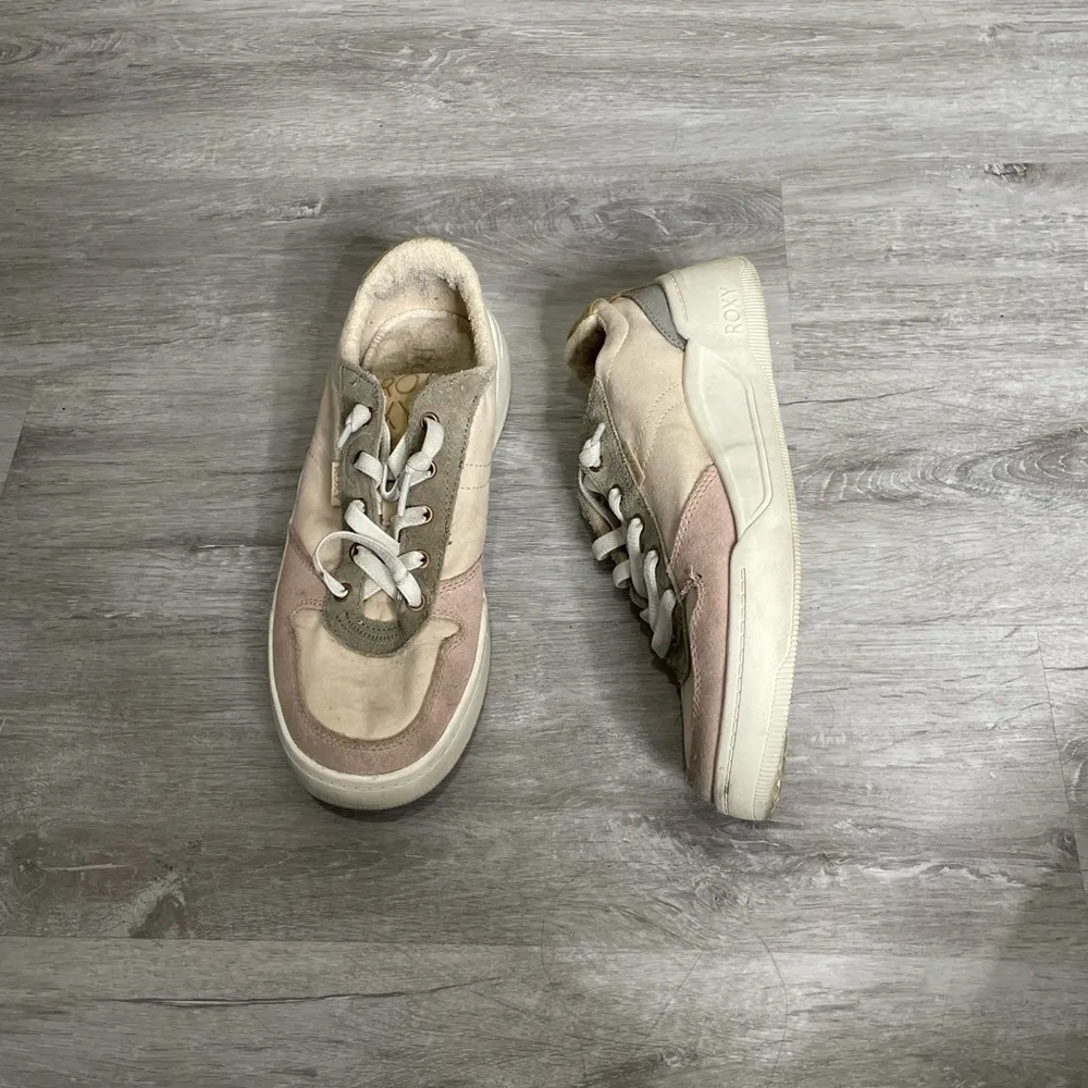 Roxy’s Cream Colored Tennis Shoes 8 - Image 3