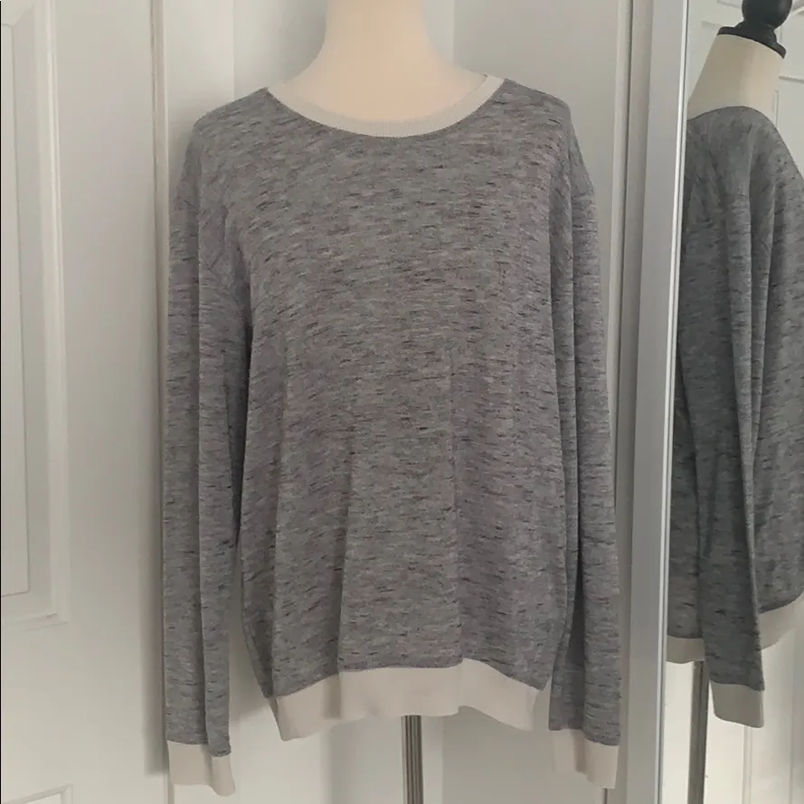 Wilfred Aritzia Size Large Gray/White Long Sleeve Sweater - Image 2
