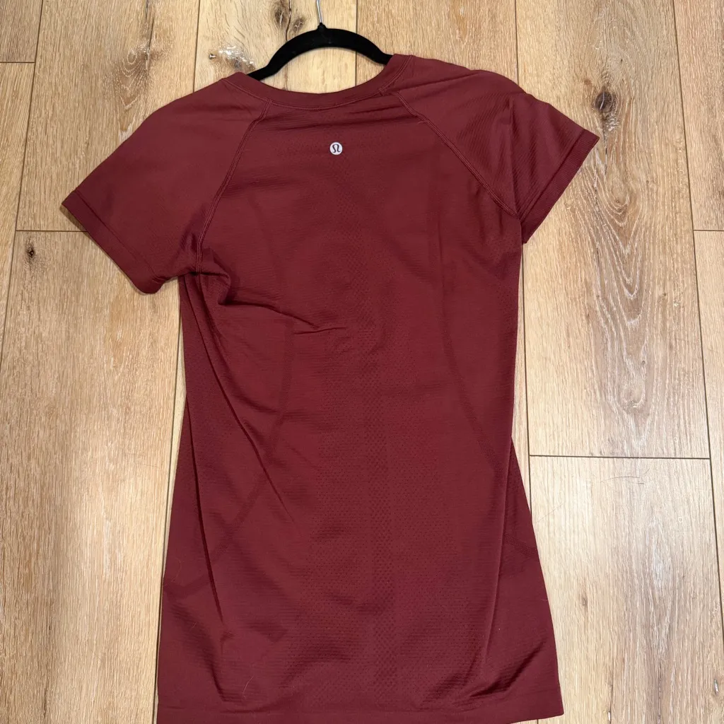 Lululemon  swiftly-tech short sleeve - Image 3