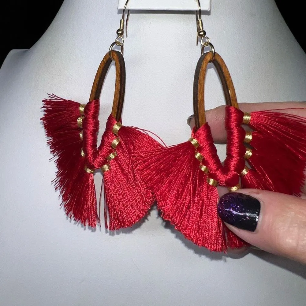 Boho‎ Ethnic Fringe and Wood Chandelier Earrings Red - Image 4