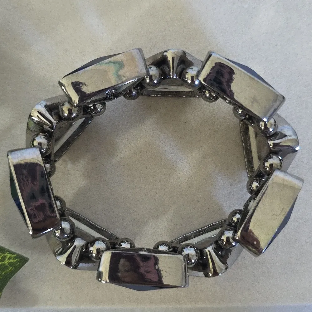 Silver and Sapphire Blue Triangle Crystal Stone Stretch Bracelet - Image 5