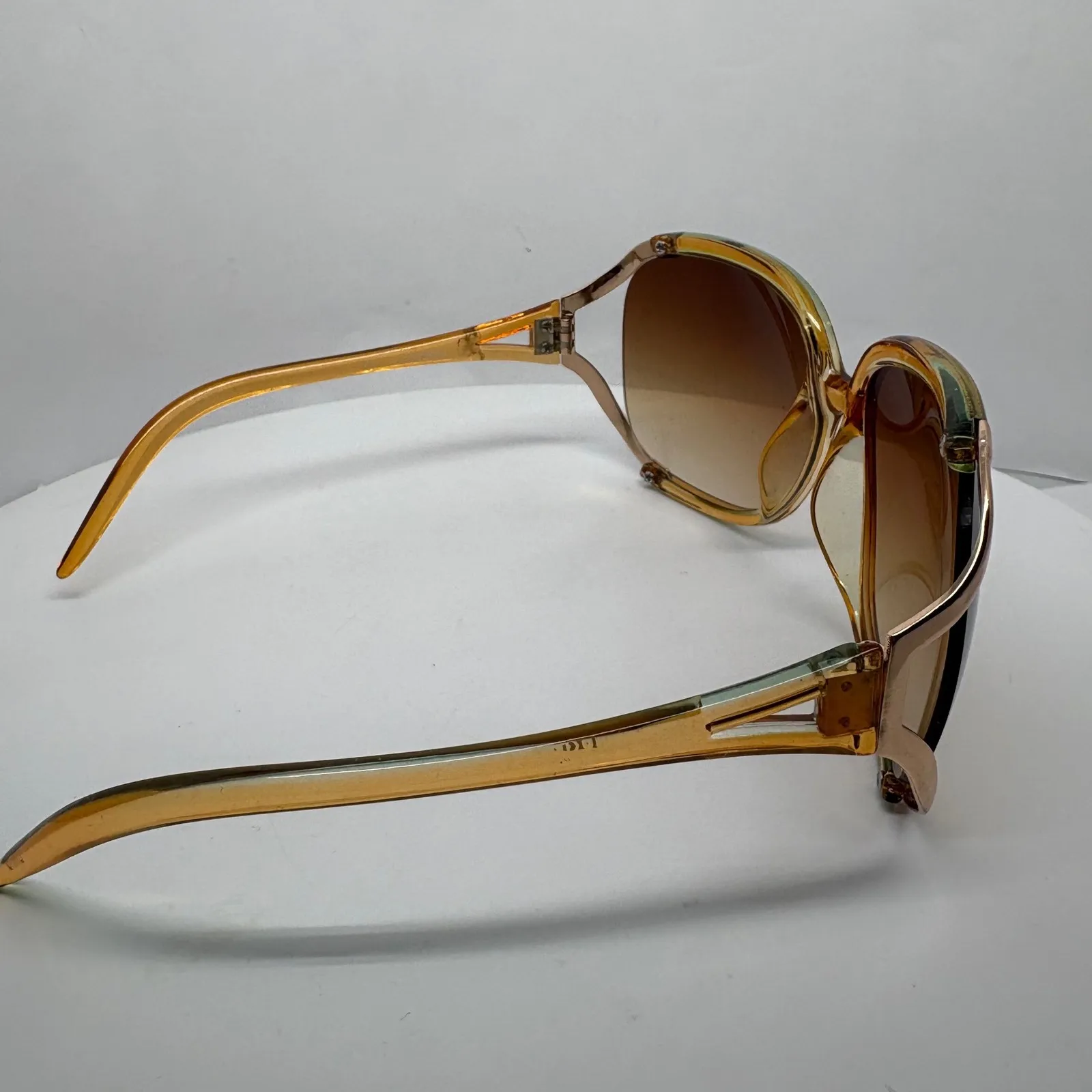 Franco Sarto  Oversized Sunglasses Brown Gradient Lenses Stylish Fashion‎ - Image 2