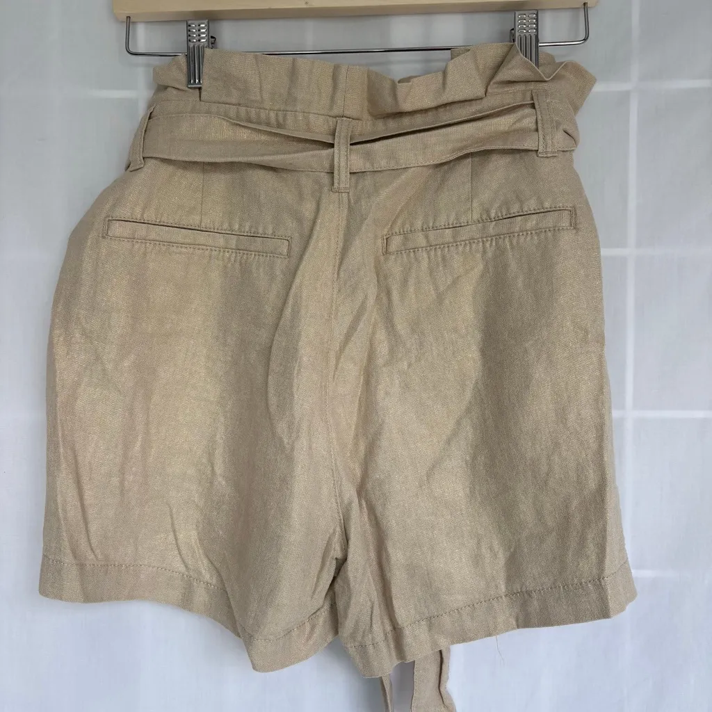 NWT NY&C Soho Linen blend gold shimmer paper bag shorts size small - Image 4