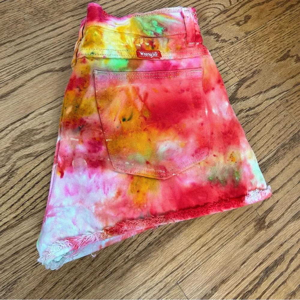 Vintage Wrangler Tie Dye Distressed Cut Off Denim Shorts Size 27 - Image 11