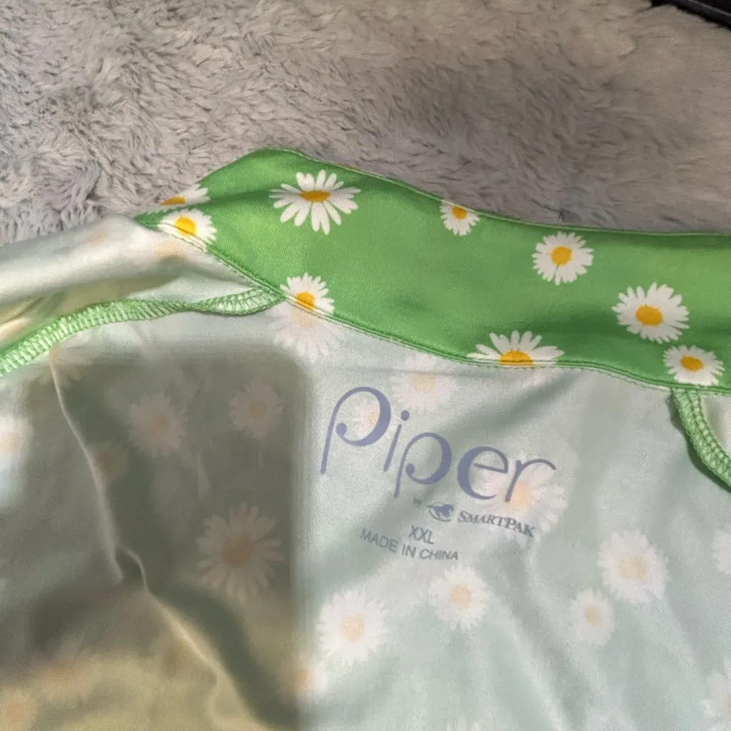 Piper SmartPak Equestrian Green Floral Daisy  long Sleeve Top - Image 6