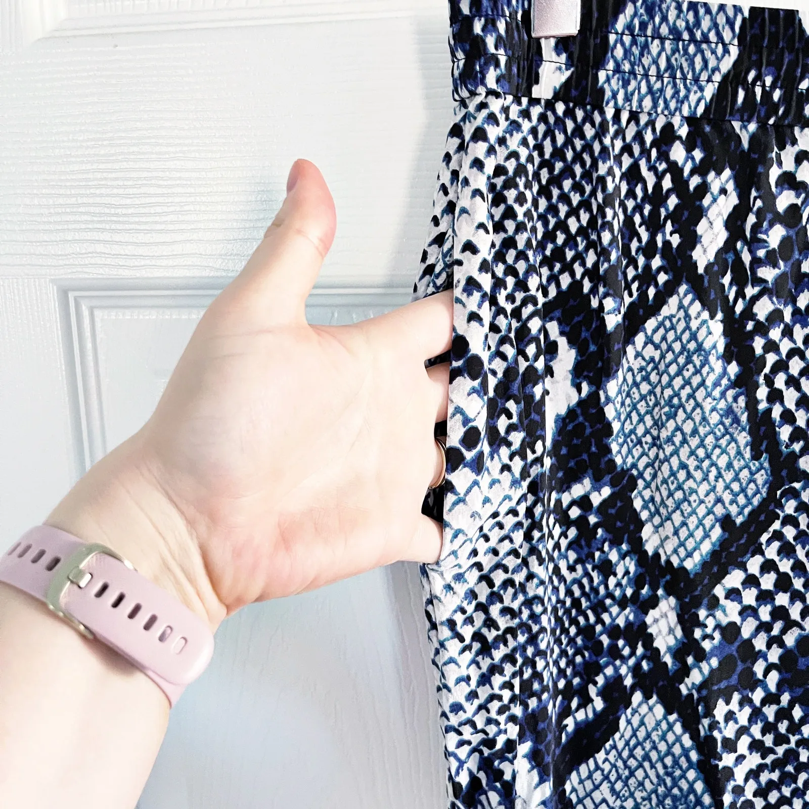 Diane von Furstenberg Bennet Two Animal Blue Snake Print Silk Pants - Image 7