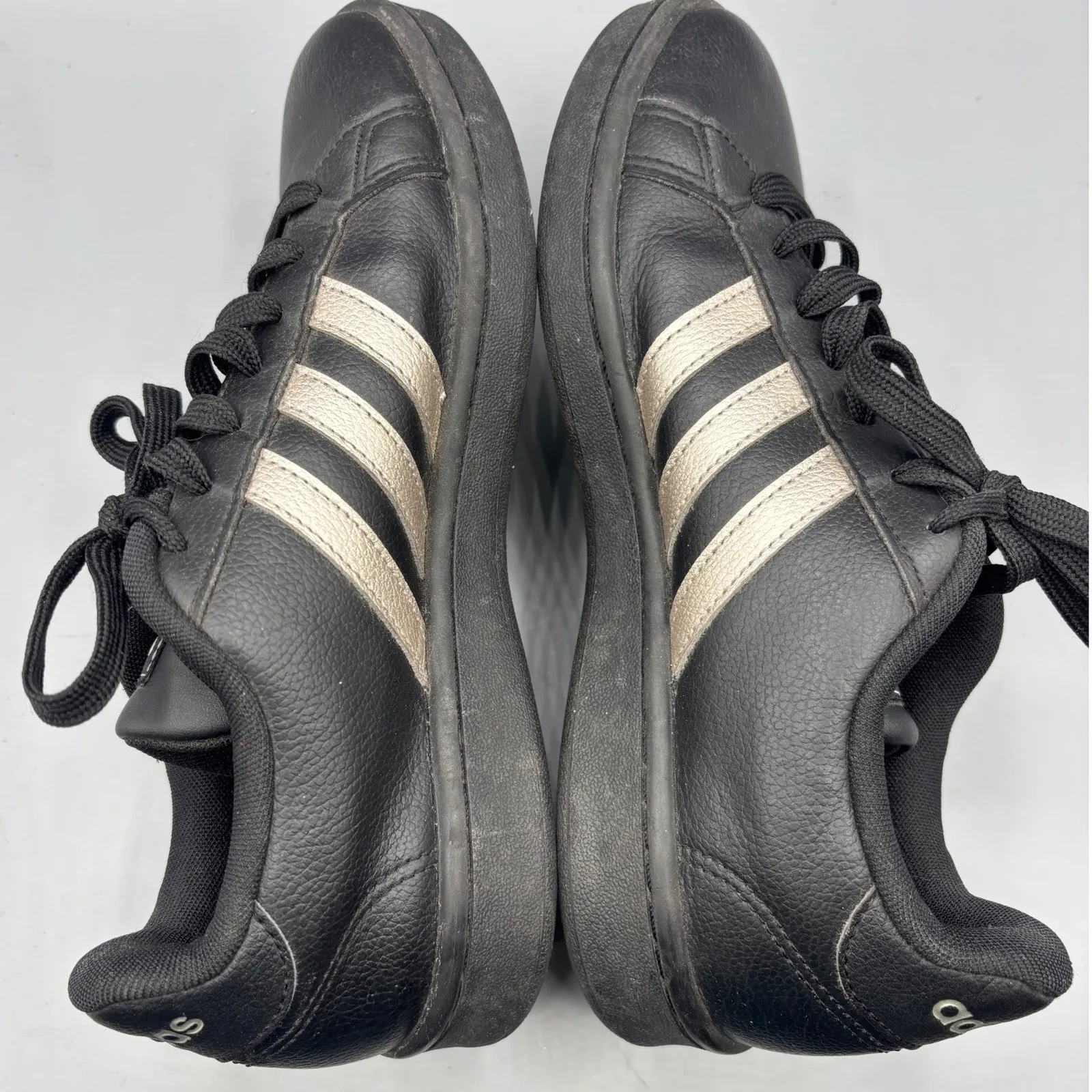 Adidas Womens 7 Sneakers Black Gold Stripes Lace Up Shoes Casual Workout Gym - Image 4