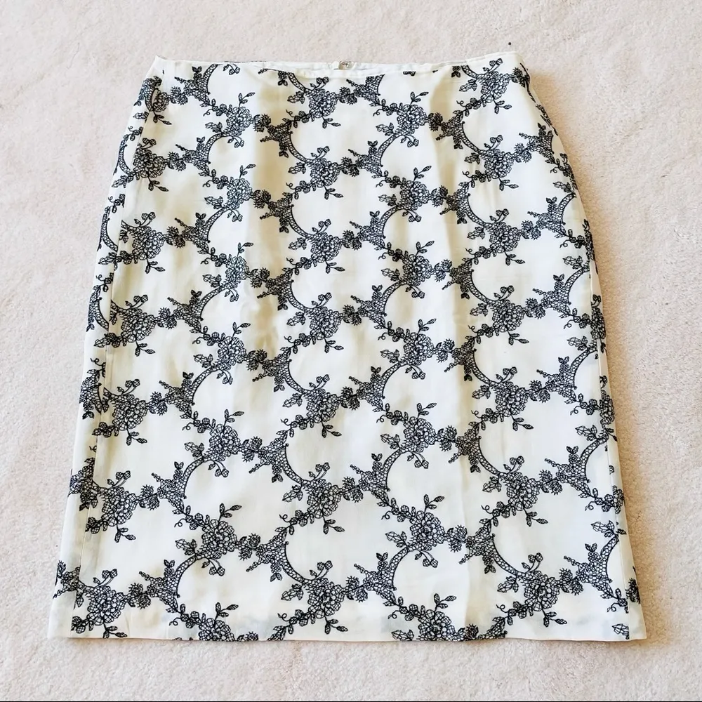 Ann Taylor Skirt 12 NWOT Wool Silk Embroidered Floral Lace Midi White Black - Image 2