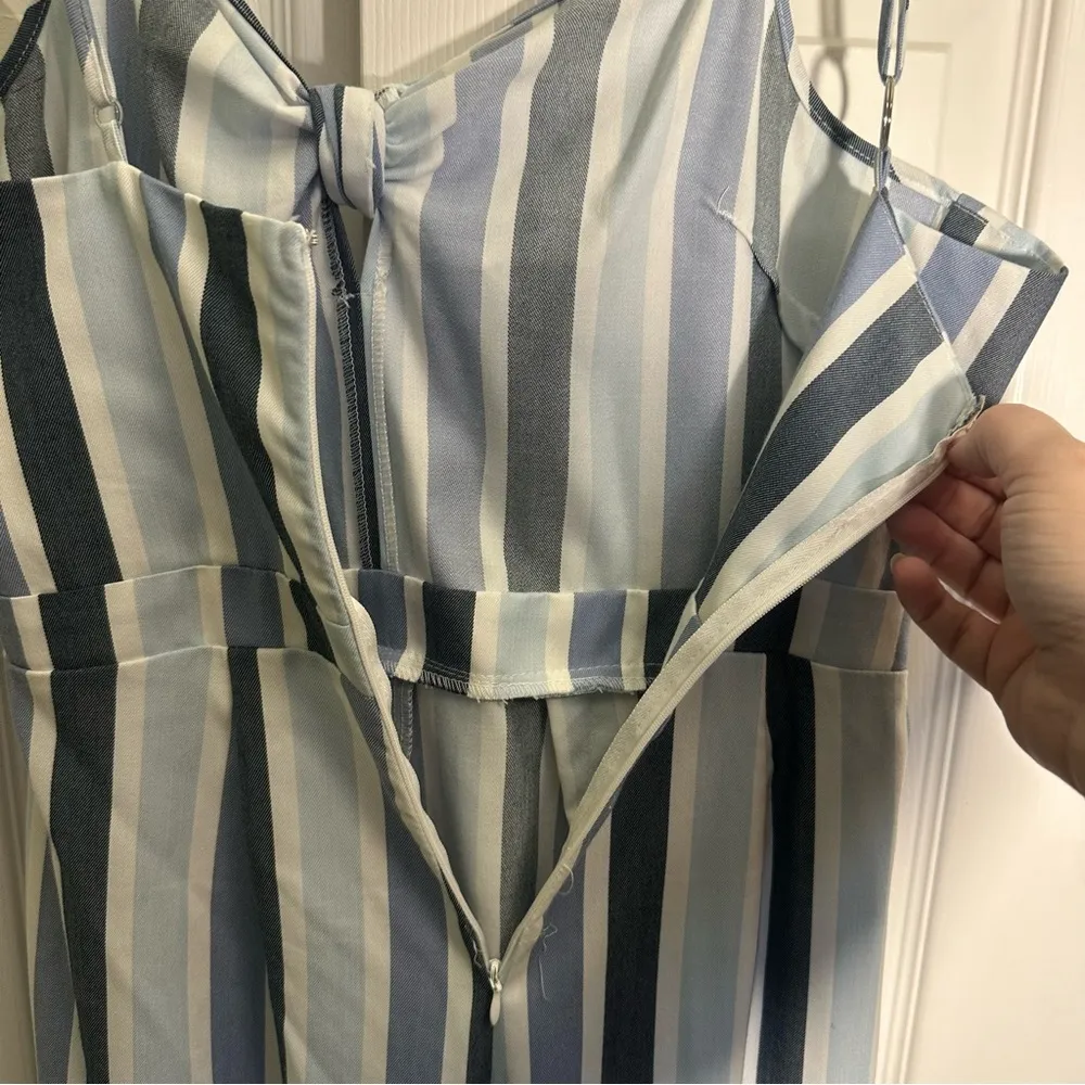 Romeo & Juliet Couture Striped Jumpsuit - Blue and White Size Large - Image 6