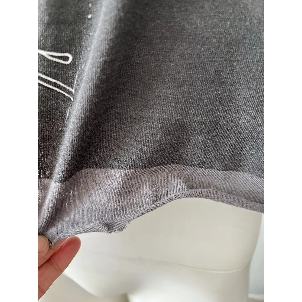 Tupac Shakur 2Pac Cut Off Top Womens Juniors Size XS Crop Top Gray Graphic Tee - Image 3