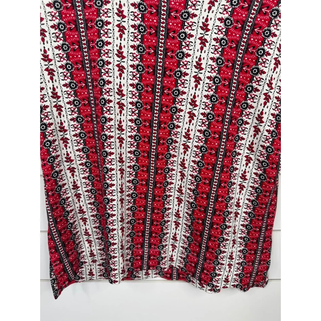 J. Jill Wearever Short Sleeve Top Red White Black Geometric Striped Size XS - Image 4