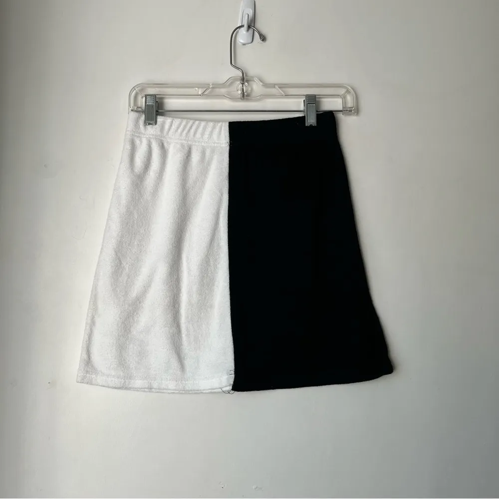 Cairo Black & White Colorbloock Terry Cloth Mini Skirt 4 - Image 4