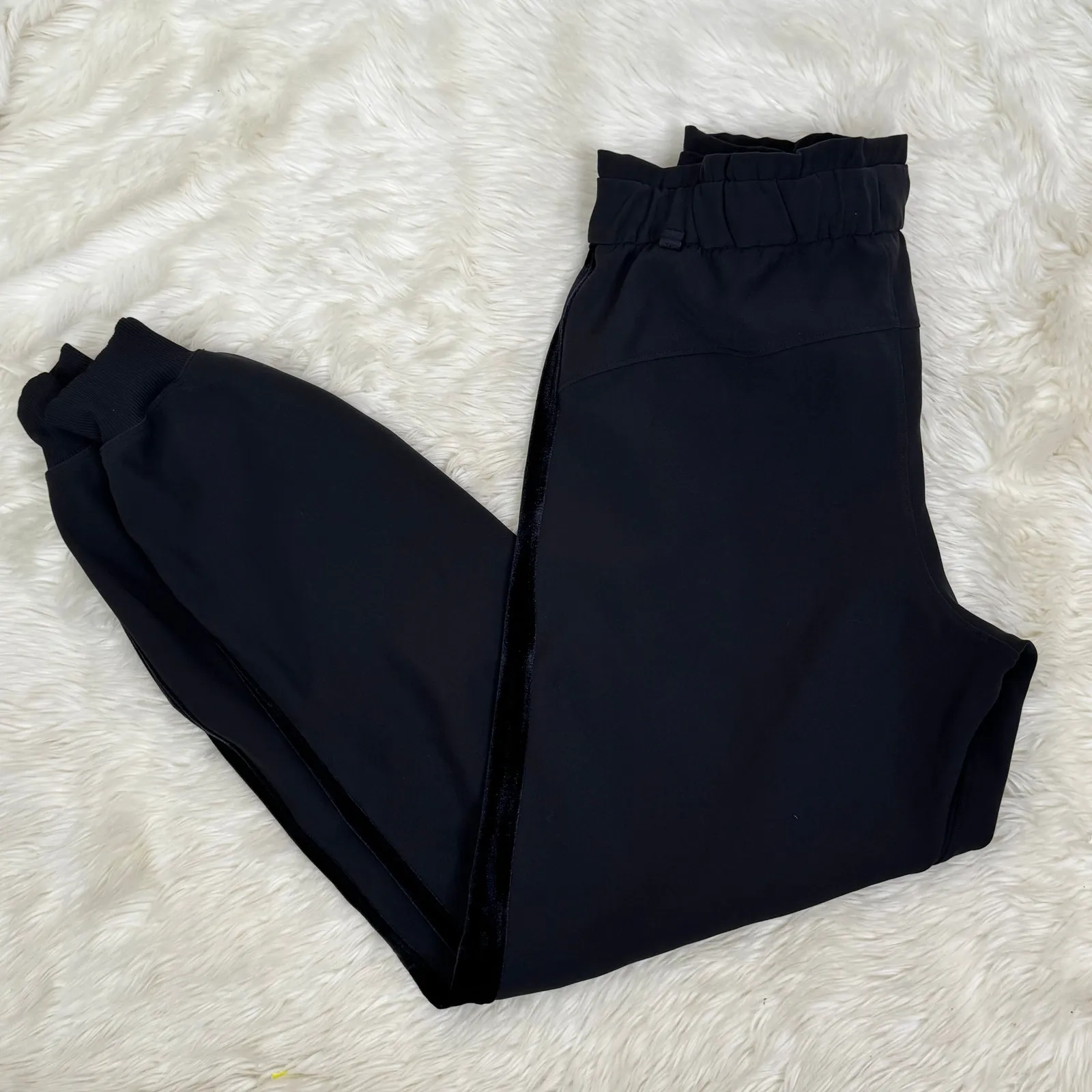 Lululemon On the Fly Jogger Velvet Trim Black Travel Pants Size‎ 2 - Image 5
