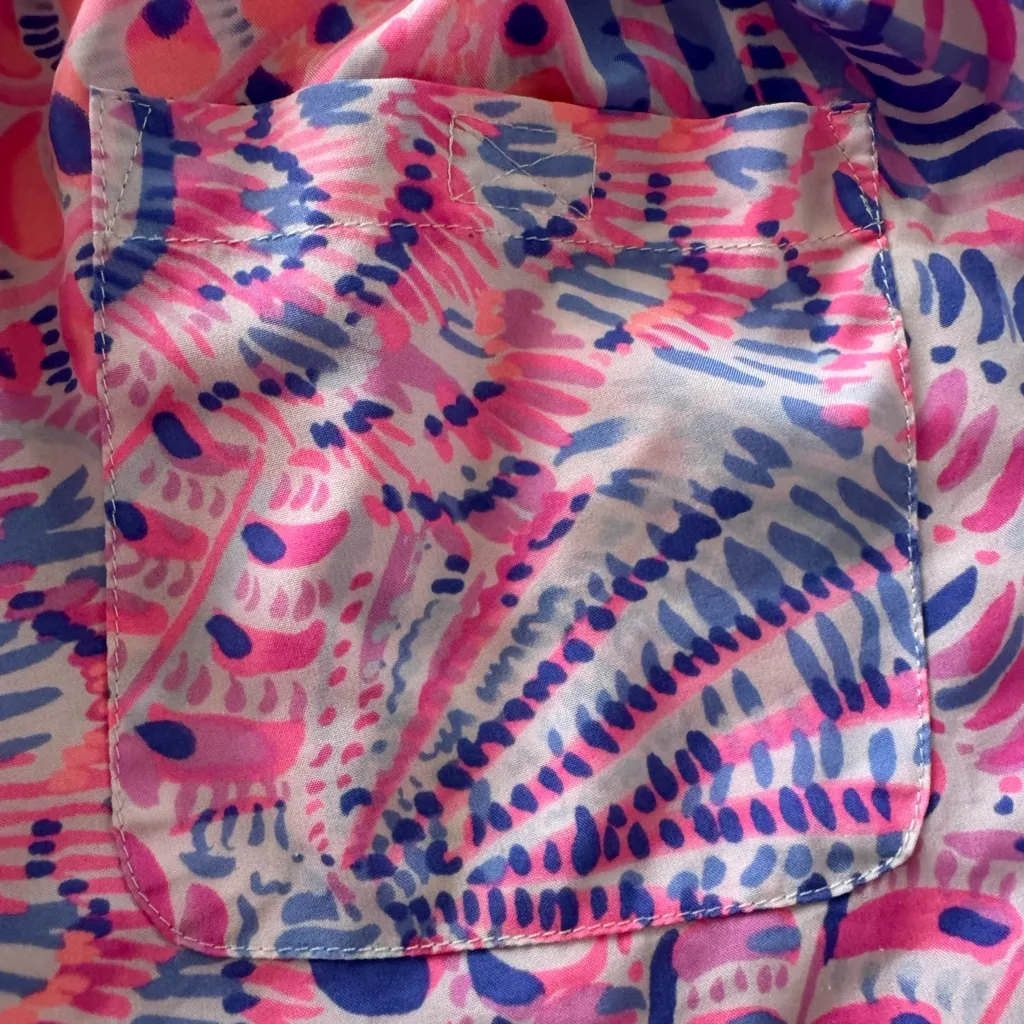 Lilly Pulitzer Luxletic 4" Ocean Trail
Shorts in Raz Berry Sea You Soon - XS - Image 7