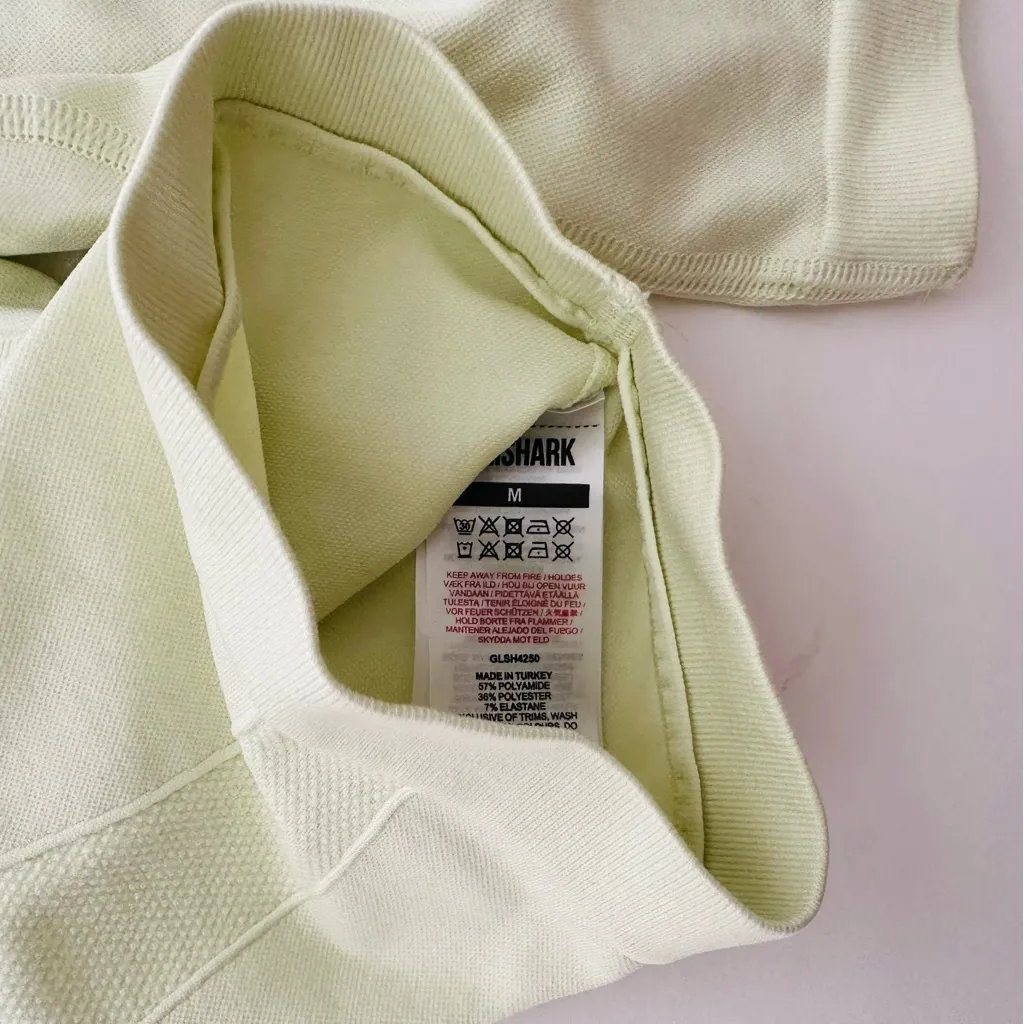 Gymshark M/L Flex Seamless Cycling Shorts & One Shoulder Sports Bra Set - Image 4