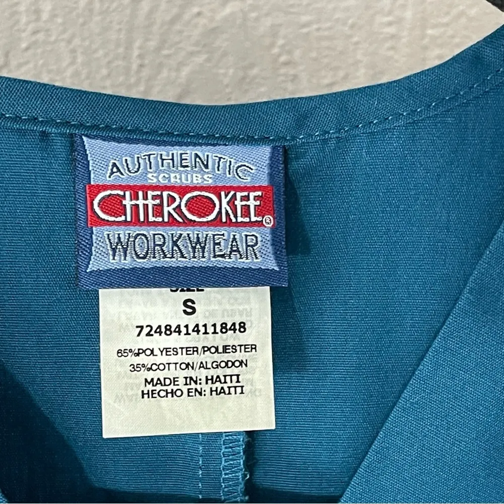Cherokee Workwear Scrub Set - Image 3