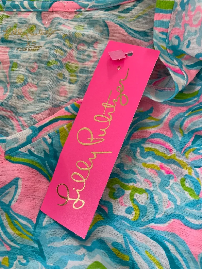 NEW LILLY PULITZER V-NECK T-SHIRT IN PELICAN PINK SIZE XS! - Image 2