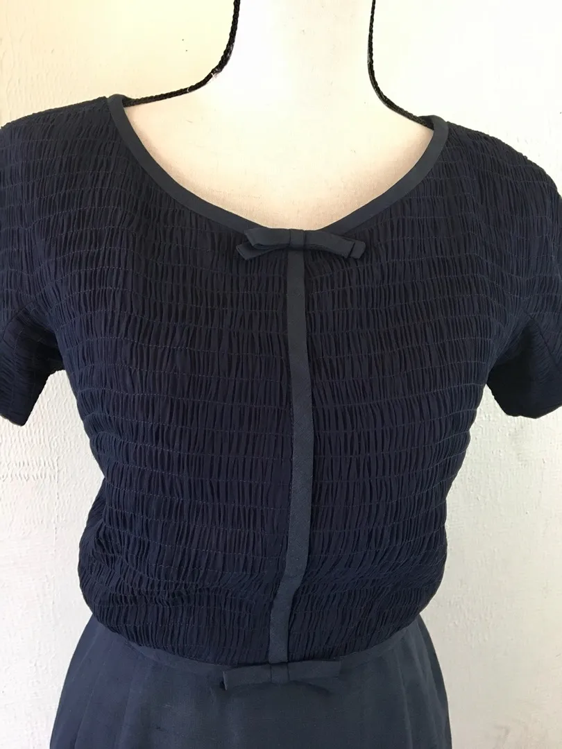 Vintage 1960s Navy Blue Smocked Secretary Dress Bows - Image 4