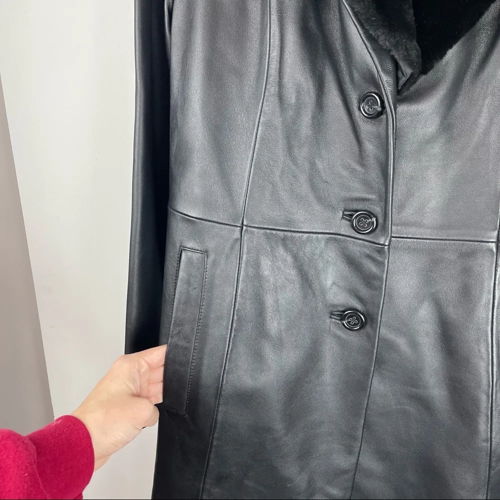 COVINGTON Long Black Leather Jacket Button Front Trench Sz Med Faux Fur Collar - Image 11