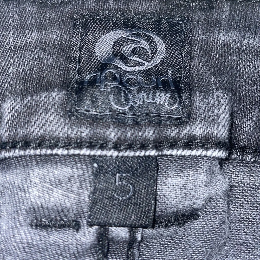 Rip Curl embroidered jean shorts - Image 4