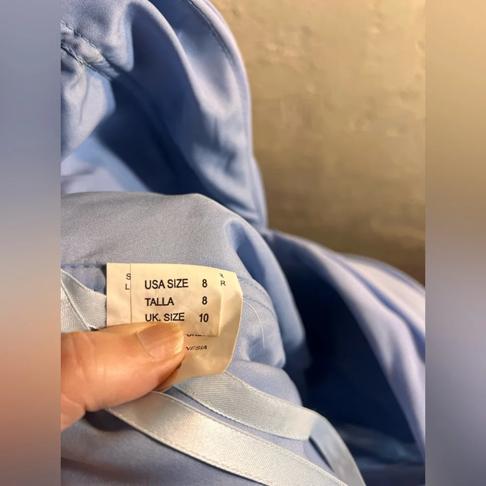 Blue Sleeveless Maxi Gown with Plunge Neckline for Weddings - Image 12