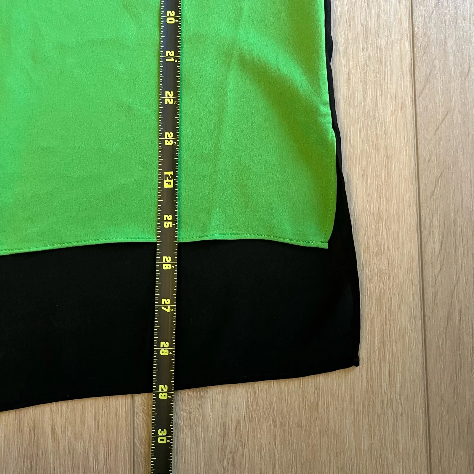 Milano Women’s Green & Black Sleeveless V - Image 7