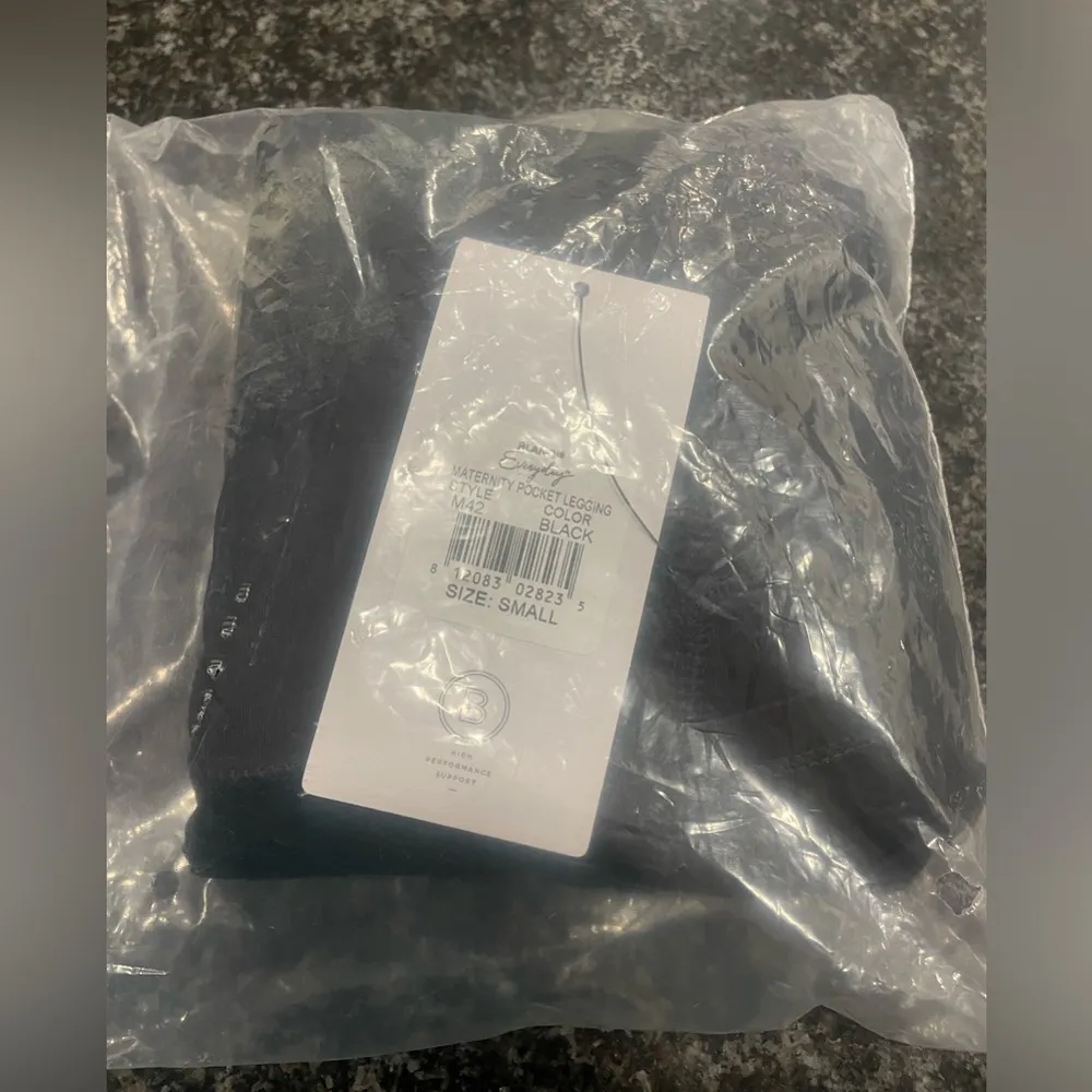 BLANQI Everyday Maternity Pocket Leggings Size Small Black - Image 5