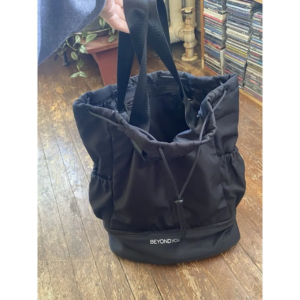 Beyond Yoga Convertible Gym Yoga Bag Backpack Black Tote Weekend Bag - Image 8