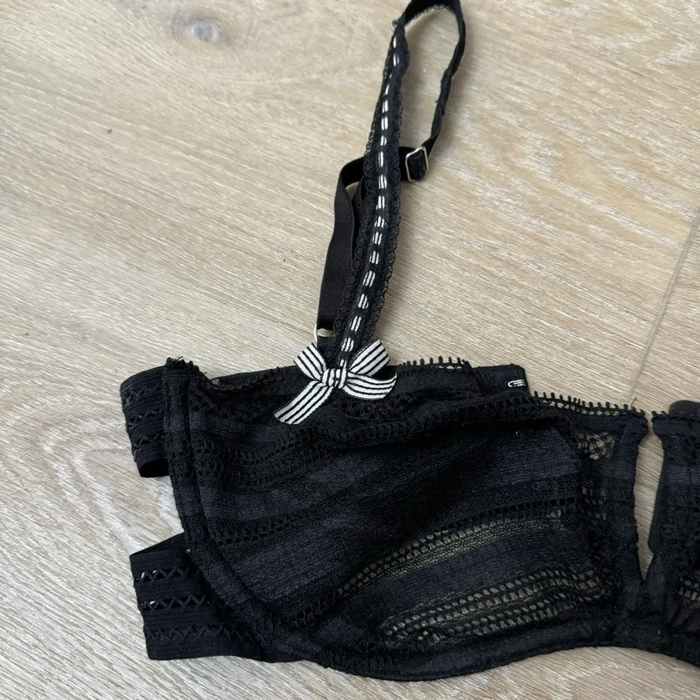 Victoria’s Secret Unlined Sheer Black Lace Bows Bralette Bra - Image 4