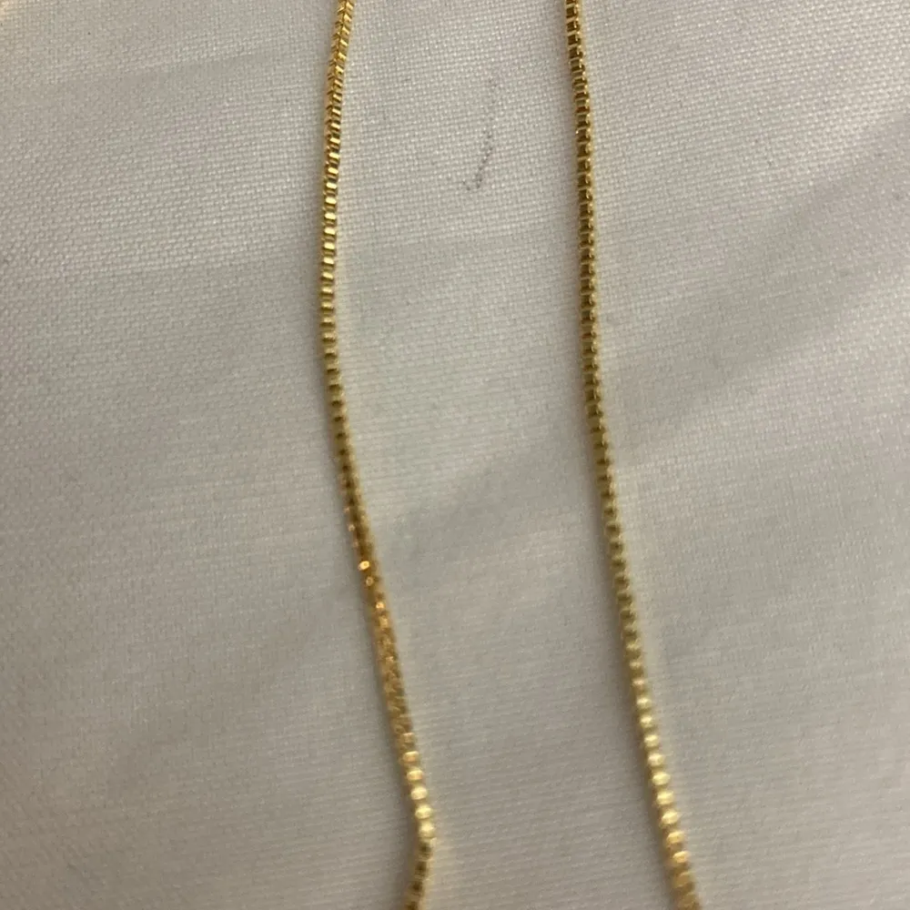 Rose Quartz Butterfly Crystal Necklace. NWOT. On gold delicate chain. Pink - Image 3