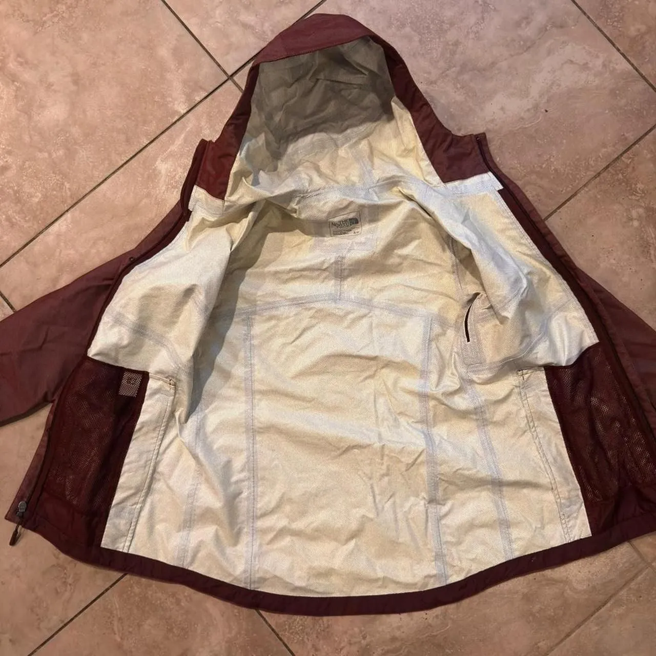 The North Face Women’s Small Maroon Rain Jacket Hooded Waterproof Red - Image 3