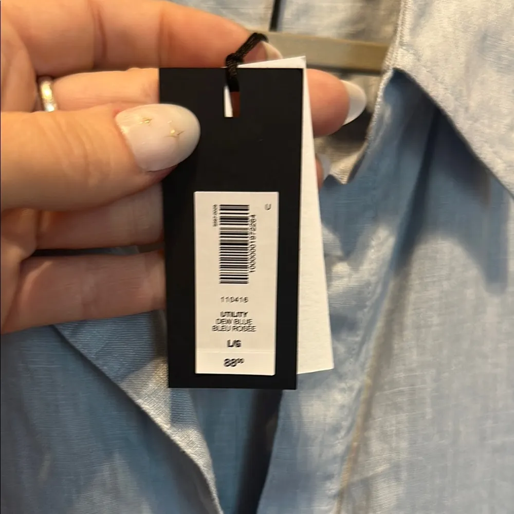 Aritzia Gray Button Down Shirt - Image 3